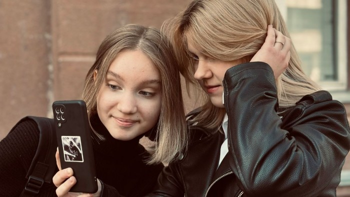 El 66% dels adolescents catalans restringeix la difusió de les seves imatges a les xarxes socials