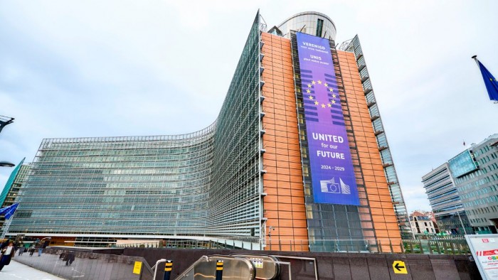 Brussel·les multa X amb 120 milions d’euros pel seu model de comptes verificats