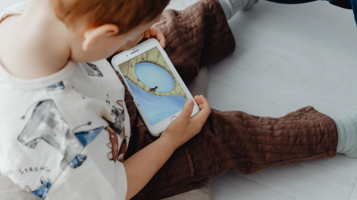 Catalunya impulsa una estratègia integral per protegir el benestar digital dels menors