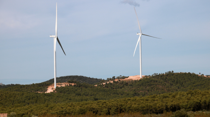 A la cua en renovables, líder en bateries: el doble ritme de la transició energètica a Catalunya