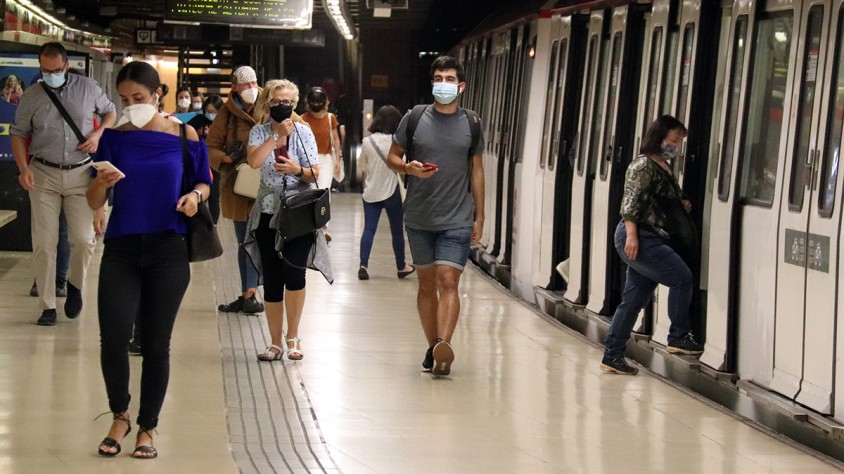 La T-Mobilitat, la targeta que havia de revolucionar el sistema de transport públic català, inicia les seves proves amb el MWC