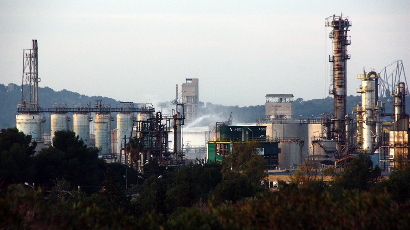 El Departament d'Interior proposa realitzar la prova pilot a Tarragona, arran de l'accident petroquímic a la planta d'IQOXE del 2020
