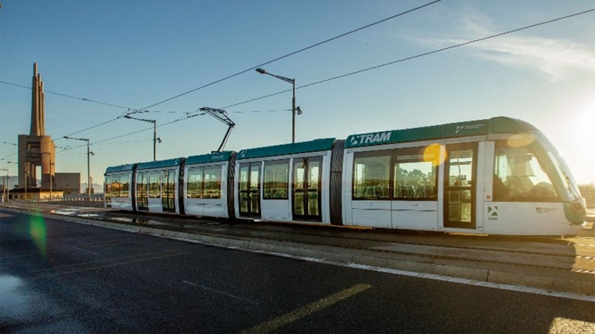 La instal·lació del sistema NaviLens permetrà millorar l'accessibilitat a la informació del servei de tramvia per a persones amb discapacitat visual