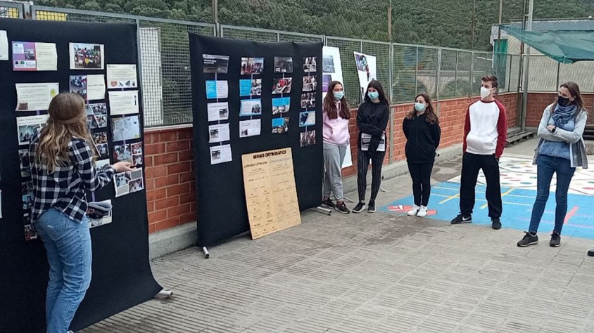 El projecte vol "apropar la tecnologia digital" als estudiants a través d'aplicacions pràctiques i útils per al dia a dia a classe