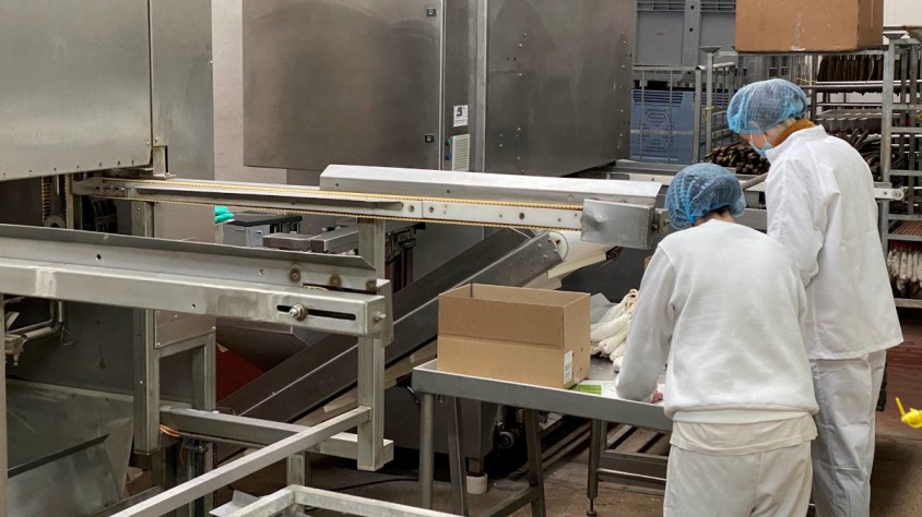 L'aplicació de 'deep learning' permet controlar des de la distància si els aparells de la cadena productiva estan engegats o aturats