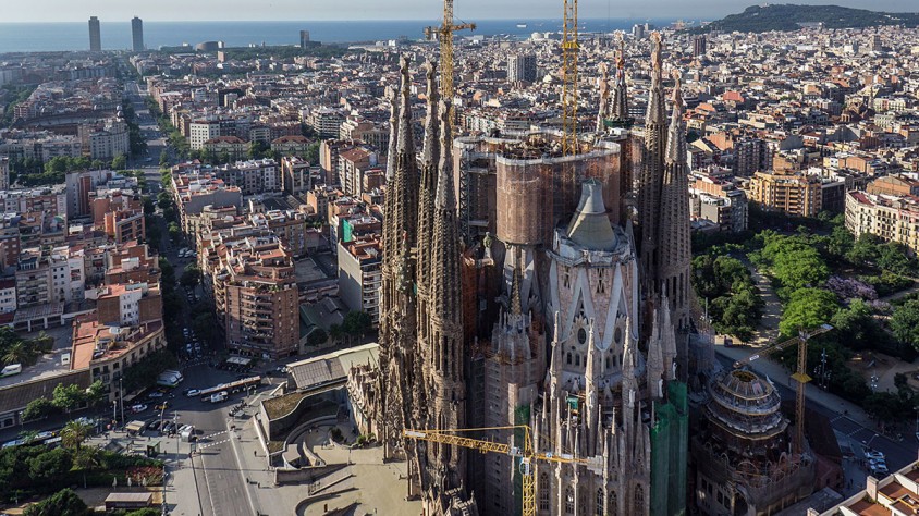 Un estudi de Savills destaca la velocitat d'internet i les connexions aèries de la ciutat comtal