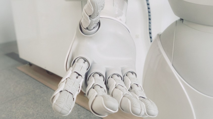 'Com iniciar una revolució dels robots' relata el desenvolupament de la tecnologia amb programari lliure