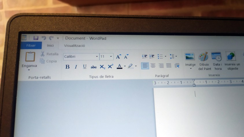 WordPad va néixer amb Windows 95 i s'havia establert com una opció a mig camí entre el Bloc de Notes i Microsoft Word
