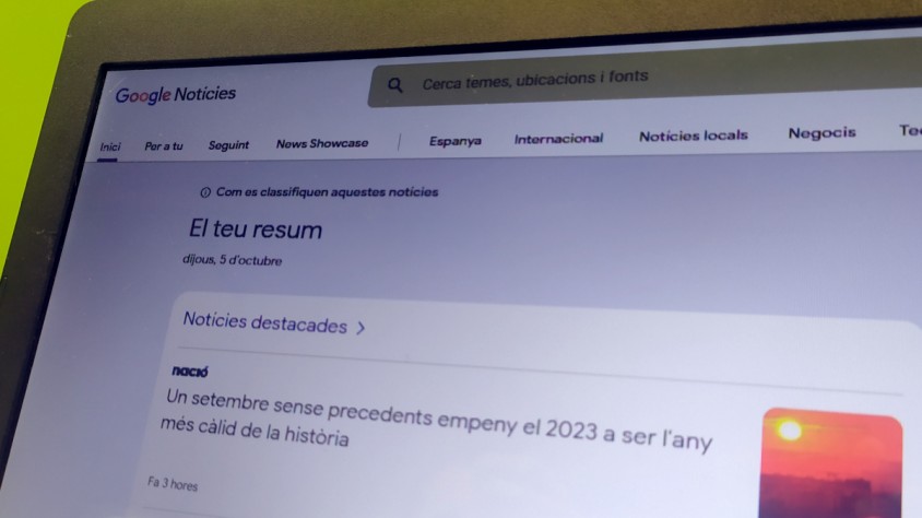 Un cop canviada la configuració, apareixeran les notícies suggerides als diversos apartats de la pàgina web
