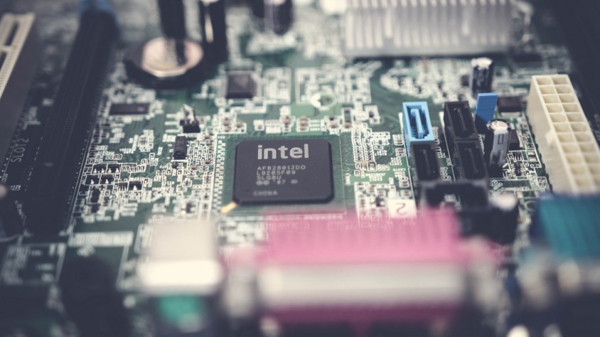 El màster en enginyeria de semiconductors i disseny microelèctric es començarà a oferir el curs 2024-25 a un preu públic