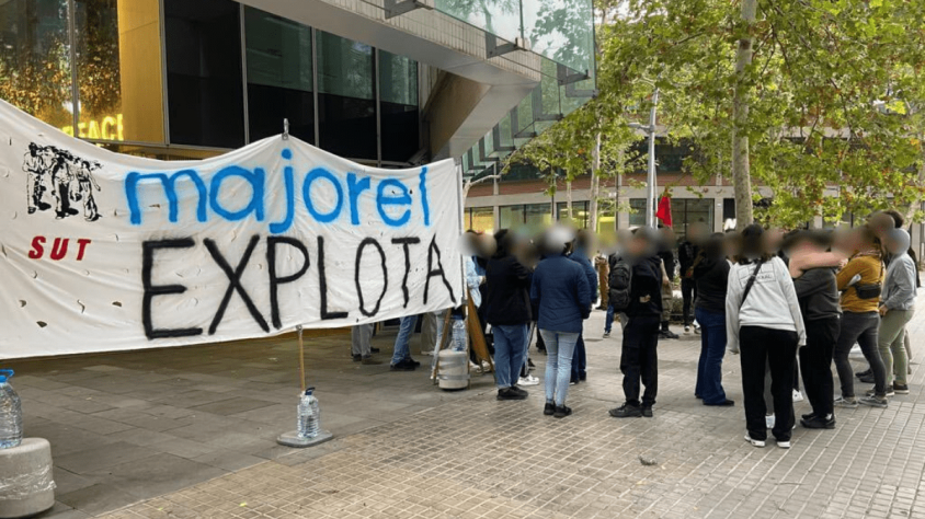 Entre d'altres reclamacions, els treballadors troben a faltar un pla de riscos laborals que contempli el cost psicològic de la moderació de continguts violents