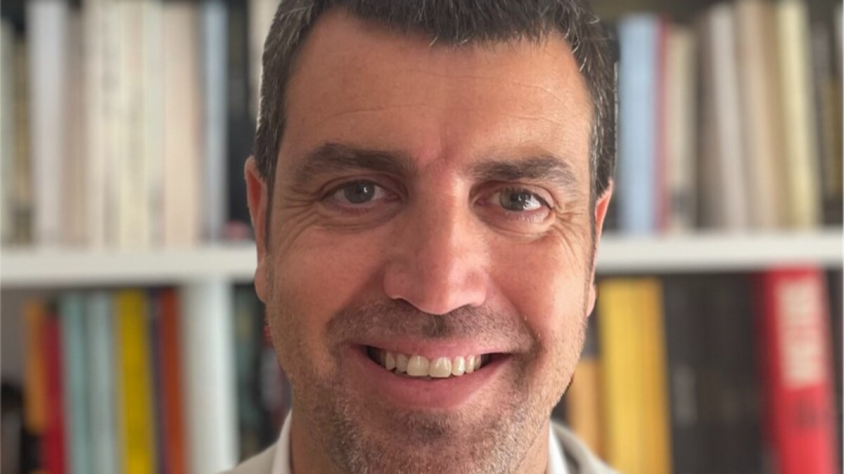 Realp, de 46 anys, és enginyer superior en telecomunicacions per la Universitat Politècnica de Catalunya