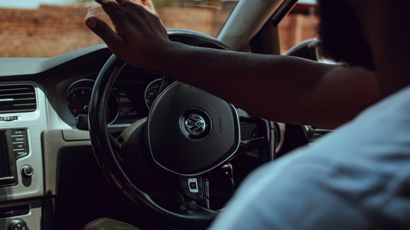 La firma alemanya ha anunciat que el sistema d’IA s’integrarà en els models de vehicles elèctrics, així com en els nous Tiguan, Passat i Golf