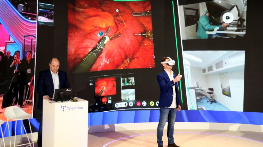 L'eina permet passar d'un o dos cirurgians en una operació a més de 200 professionals connectats alhora