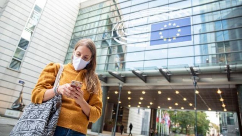 L'organisme europeu ha posat especial èmfasi en el fet que aquest moneder digital no pot ser obligatori i ha d’assegurar la privacitat i seguretat dels seus usuaris