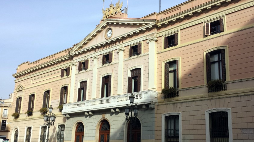 L'ajuntament fomentarà l'ús saludable dels dispositius digitals a través de xerrades, campanyes de conscienciació i creació d'espais "lliures de pantalles"