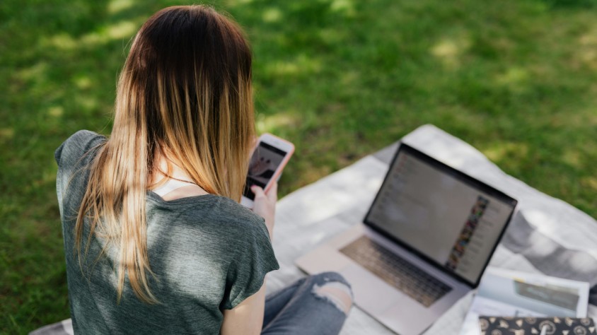 La nova proposta vol protegir als menors a internet i crear "ordres d'allunyament digital"