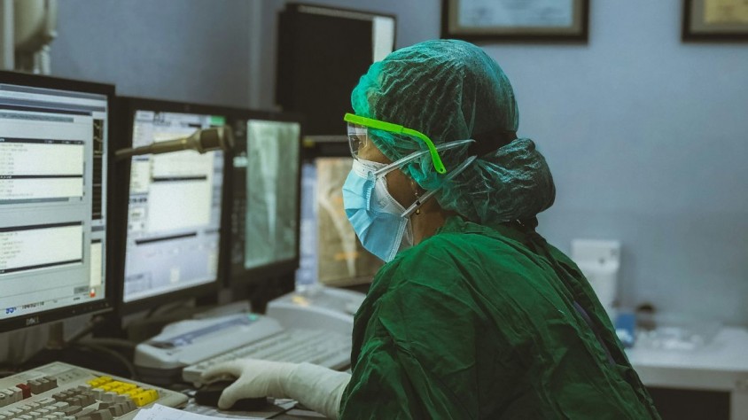 El grup investigador treballa tant amb imatges mèdiques com són informes de telemedicina i radiografies com amb notícies falses