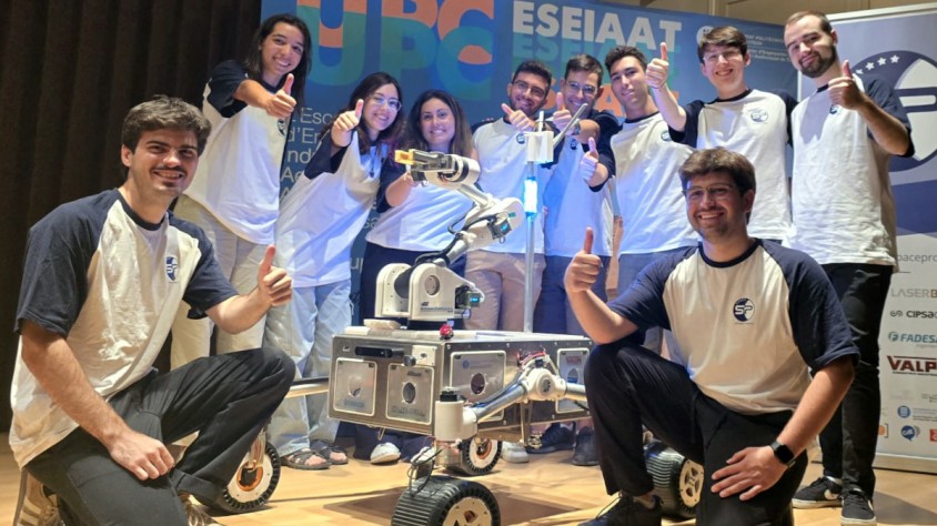 El ròver GAIA fa 1,3 metres d'alçada, pesa 65 kg i incorpora un braç robòtic, una pinça per recollir mostres, un mòdul perforador i una estació meteorològica