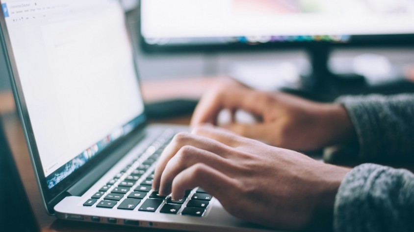 El sector tecnològic es manté sense canvis com la indústria més afectada en suplantació d'identitat de marques, seguit de les xarxes socials i la banca