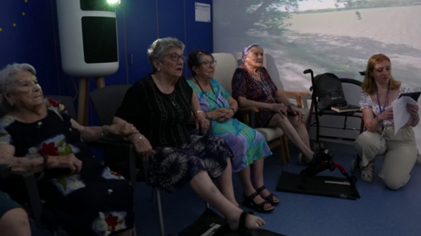 El projecte busca potenciar l'envelliment actiu dels usuaris  combinant diferents activitats immersives i exercici físic