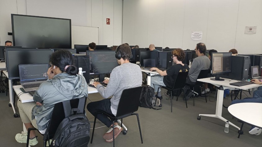 L'IT Academy garanteix un 80% de possibilitat de trobar feina després de la capacitació en programacio o anàlisi de dades