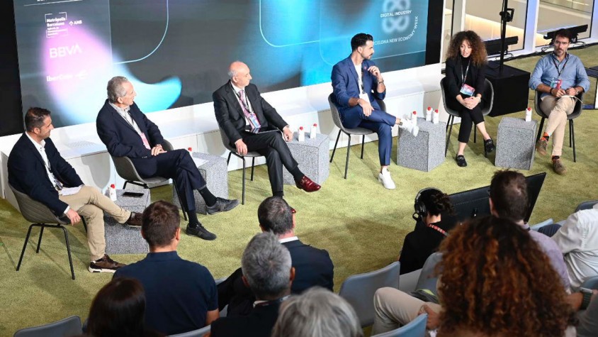 La IA generativa transforma la indústria per anar una passa més enllà de l'automatització