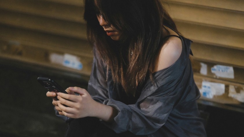 Un estudi d'Internet Matters encarregat per TikTok assenyala els filtres de bellesa com una "àrea de preocupació" que pot afectar en l'autoestima dels joves