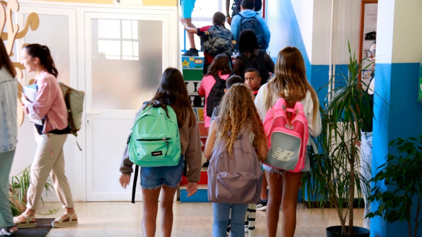 Els alumnes de 4t de primària catalans mostren millors resultats en ciències que en matemàtiques, però en tots dos àmbits se situen en la part baixa de la classificació global