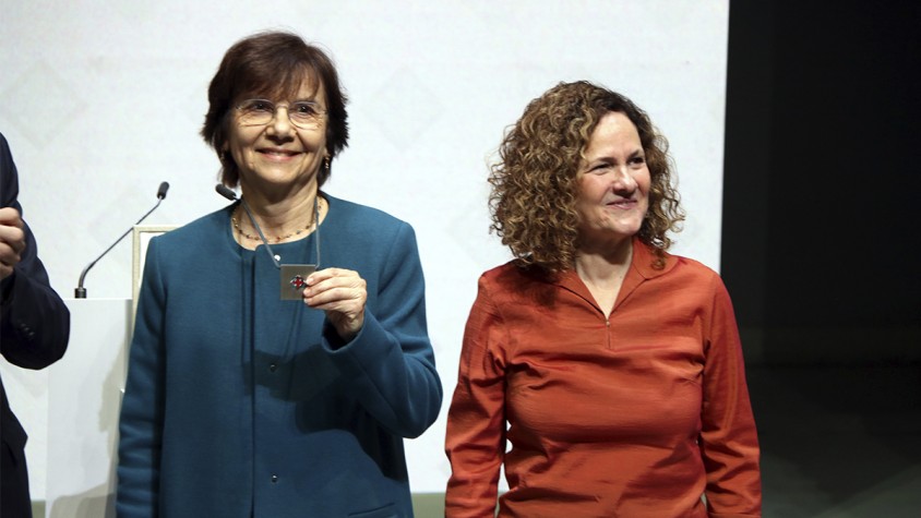 Carme Torras rep la Creu de Sant Jordi