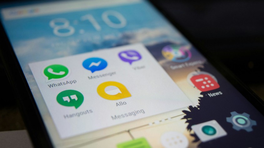 Plataforma per la Llengua reclama que els següents passos siguin traduir Instagram i Threads al català