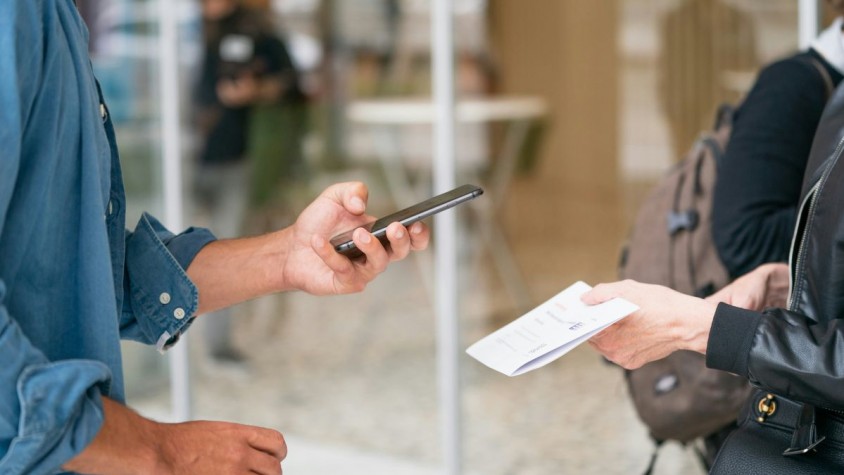 Segons el Ministeri de l’Interior, el 2026 està previst que el document d’identificació permeti fer gestions telemàtiques, signar digitalment i altres operacions en línia