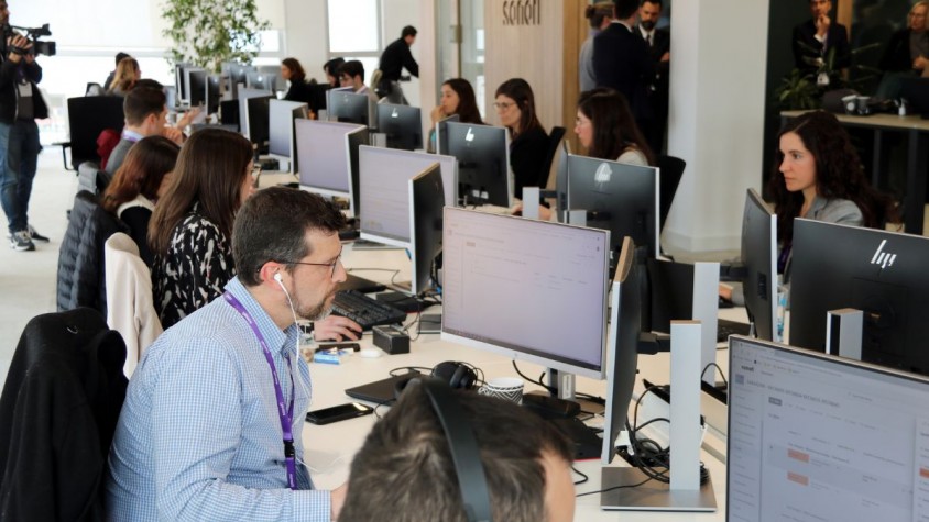 Entre les oficines de Barcelona i Madrid i la planta de producció de Girona, la multinacional biofarmacèutica dona feina a més de 1.400 treballadors