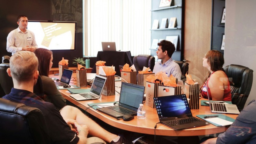Tecnologies emergents com la computació quàntica, el 5G i la computació sostenible són les que més han crescut pel que fa a la demanda de professionals