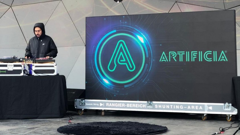 Els primers passos d’Artificia, ara fa sis anys, van ser com a plataforma de difusió de projectes, on hi havia creadors, artistes, investigadors i empreses
