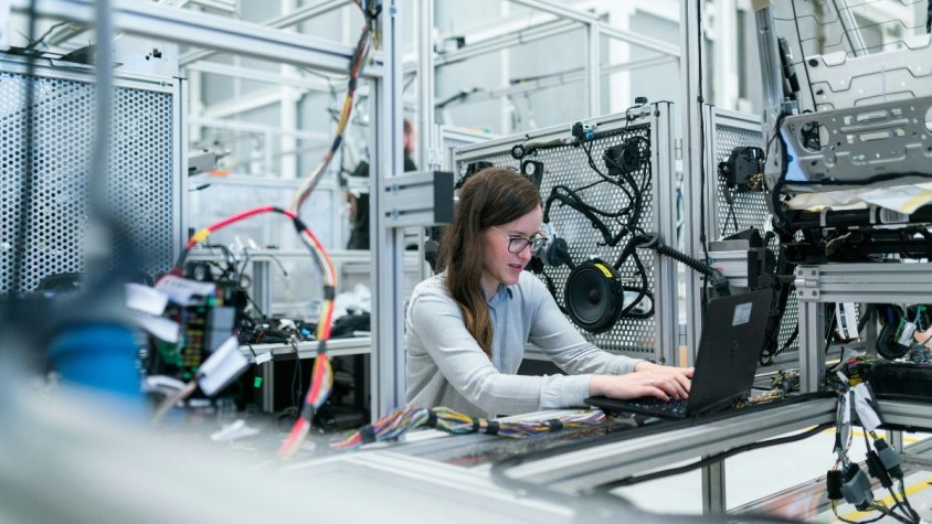 Segons les dades de l’IDESCAT, l’únic nivell que decreix és el de productes de nivell tecnològic mitjà baix amb un 2,2%