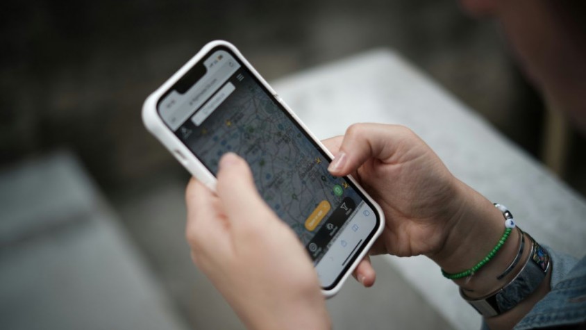 Google Maps i Apple Mapes són dues de les aplicacions més utilitzades i disposen de l’opció de descàrregues ‘offline’ tot i que per fer-les s’ha de disposar de connexió
