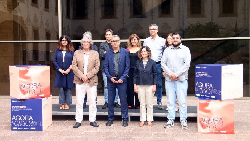 L’equip impulsor de l’Àgora Cívica, durant la presentació del programa a Barcelona | ACN