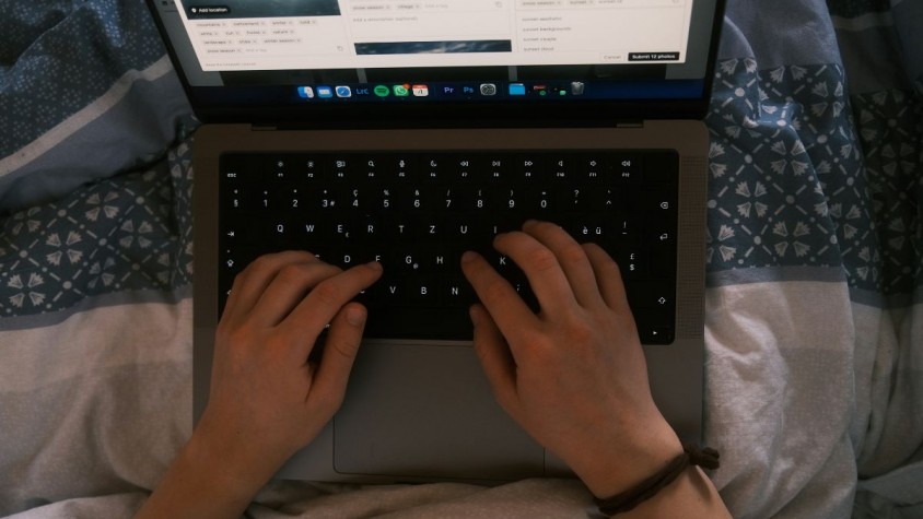 Comet, ara disponible de forma gratuïta, pot establir-se com a navegador predeterminat i admetre extensions, ajustaments i marcadors de llocs web preferits