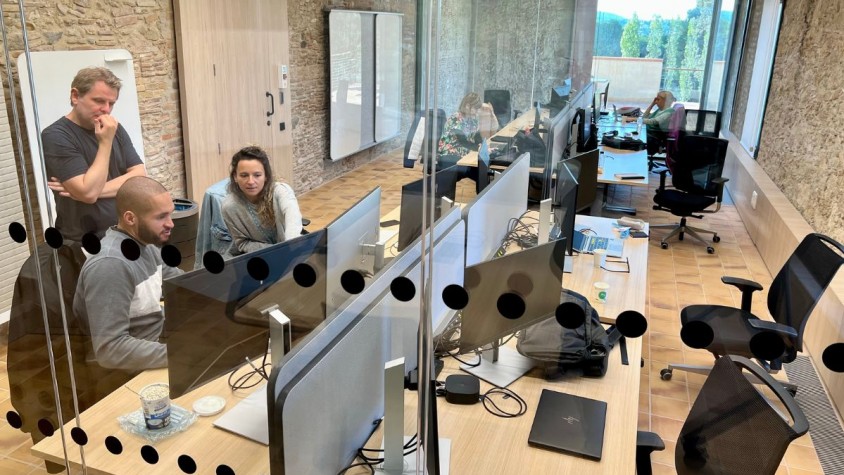 L’empresa celebra els 40 anys a la ciutat del Vallès Occidental amb aquesta obertura, dos anys després d’inaugurar un centre de disseny d’experiències digitals