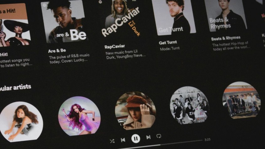 La col·laboració entre Netflix i Spotify s’inicia als Estats Units i aniran incorporant més pòdcasts a mesura que s'hi sumin més països a aquesta opció