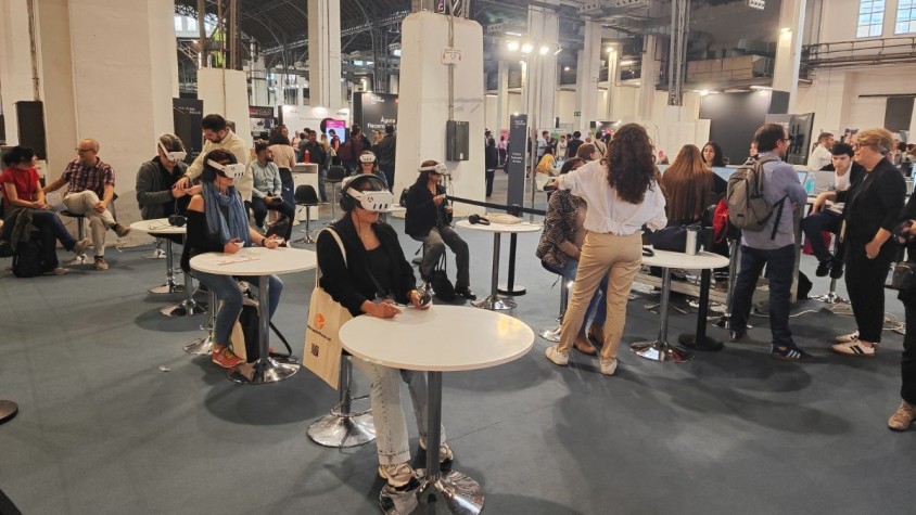 La RV serveix per simular entrevistes de feina i saber quins són els punts de millora, però també per conèixer aquelles professions que no gaudeixen de tanta popularitat