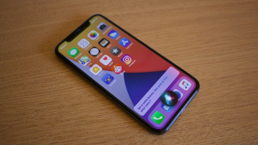 El nou disseny de Siri arribarà durant la primavera de 2026 i permetrà la integració amb altres aplicacions i amb capacitat per comprendre el llenguatge natural