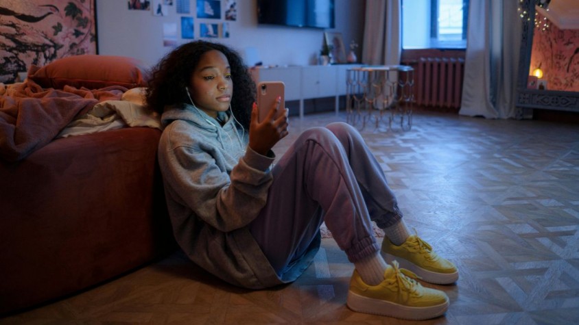 Les plataformes més populars entre els adolescents són WhatsApp, YouTube i TikTok i tres quartes parts dels enquestats està present en tres xarxes socials o més