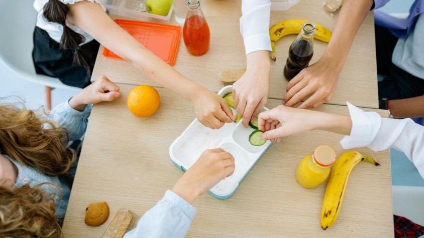 La iniciativa s’emmarca en el Programa de Revisió de Menús Escolars, que busca impulsar la millora de la qualitat alimentària en l’entorn escolar