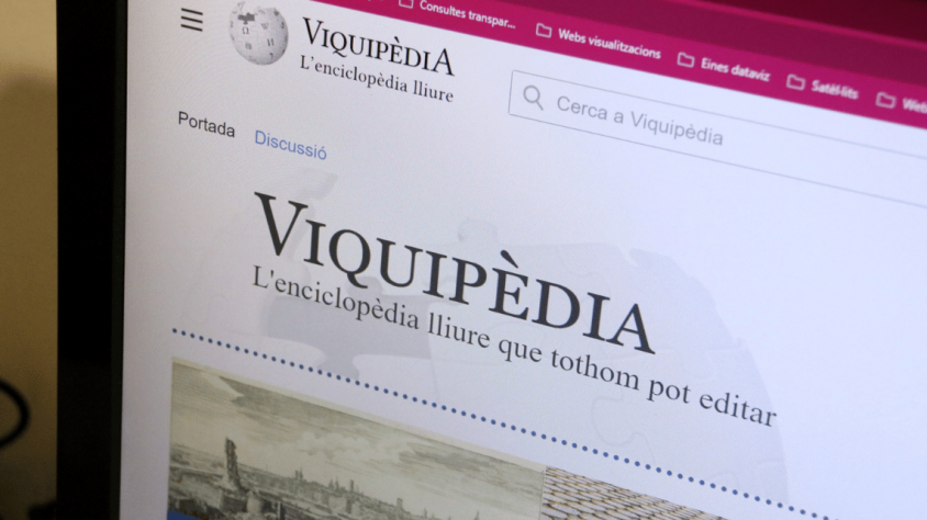 La Viquipèdia en català va ser la tercera edició lingüística del projecte i la segona amb continguts després de l’anglesa.