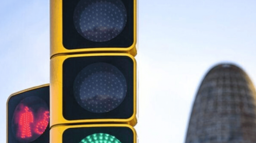 La iniciativa busca solucions per adaptar el trànsit en temps real i reduir congestió i emissions.