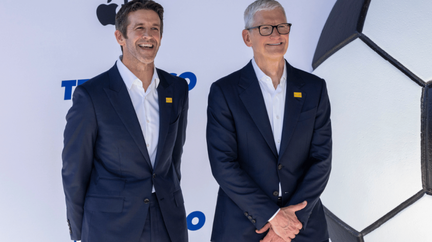 John Ternus assumeix el càrrec de conseller delegat 15 anys després de la successió de Steve Jobs, amb el repte de tornar a situar Apple en la cursa de la intel·ligència artificial.