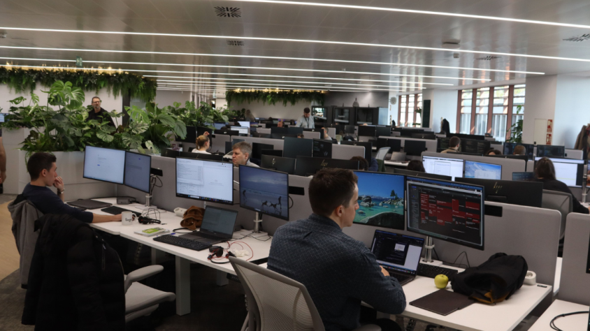 Barcelona manté per segon any consecutiu la primera posició de la Unió Europea com a ciutat que més projectes d’inversió estrangera capta en IA.