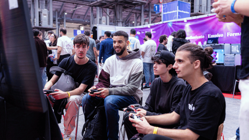 La primera edició del SAGA Barcelona Game Fest combina indústria, cultura i entreteniment en un esdeveniment que vol consolidar la capital catalana com a referent del videojoc al sud d’Europa.